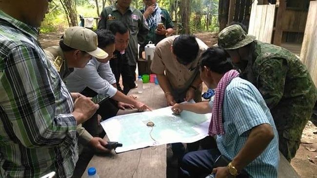 ​អភិបាលខេត្ត​មណ្ឌលគិរី អញ្ជើញ​ចុះ​ត្រួតពិនិត្យ និង​ដាក់បទបញ្ជា​យ៉ាង​តឹងរឹង​ទប់ស្កាត់​ការកាប់​រាន​ដីព្រៃ​នៅ​ចំណុច​ច្រករបៀង​ក្នុង​ស្រុក​កោះ​ញែក !!!